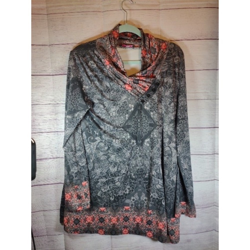 Azalea by Firmiana Women's Long-Sleeve Grey/Red Tunic, A-Line, Size M